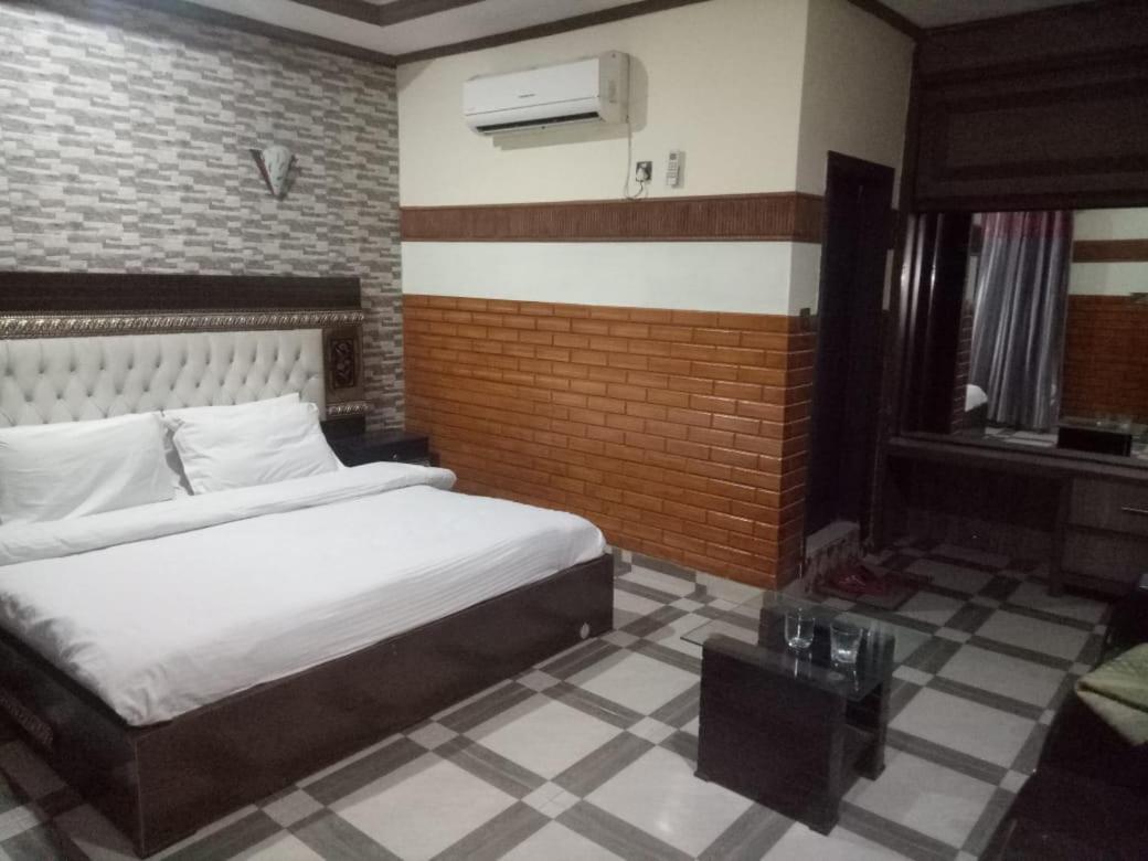 Manama Hotel Ijp Ραβαλπίντι Εξωτερικό φωτογραφία